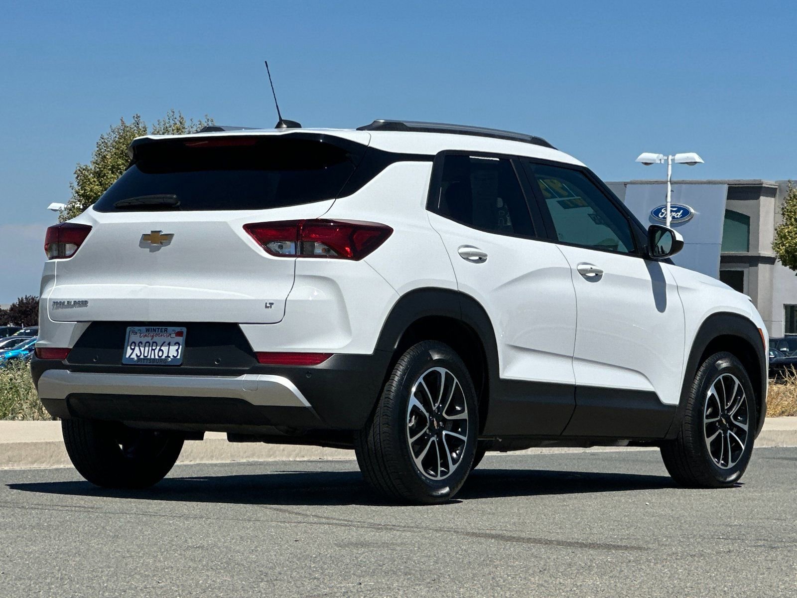 Used 2024 Chevrolet TrailBlazer LT w/ LT Cold Weather Package image 4