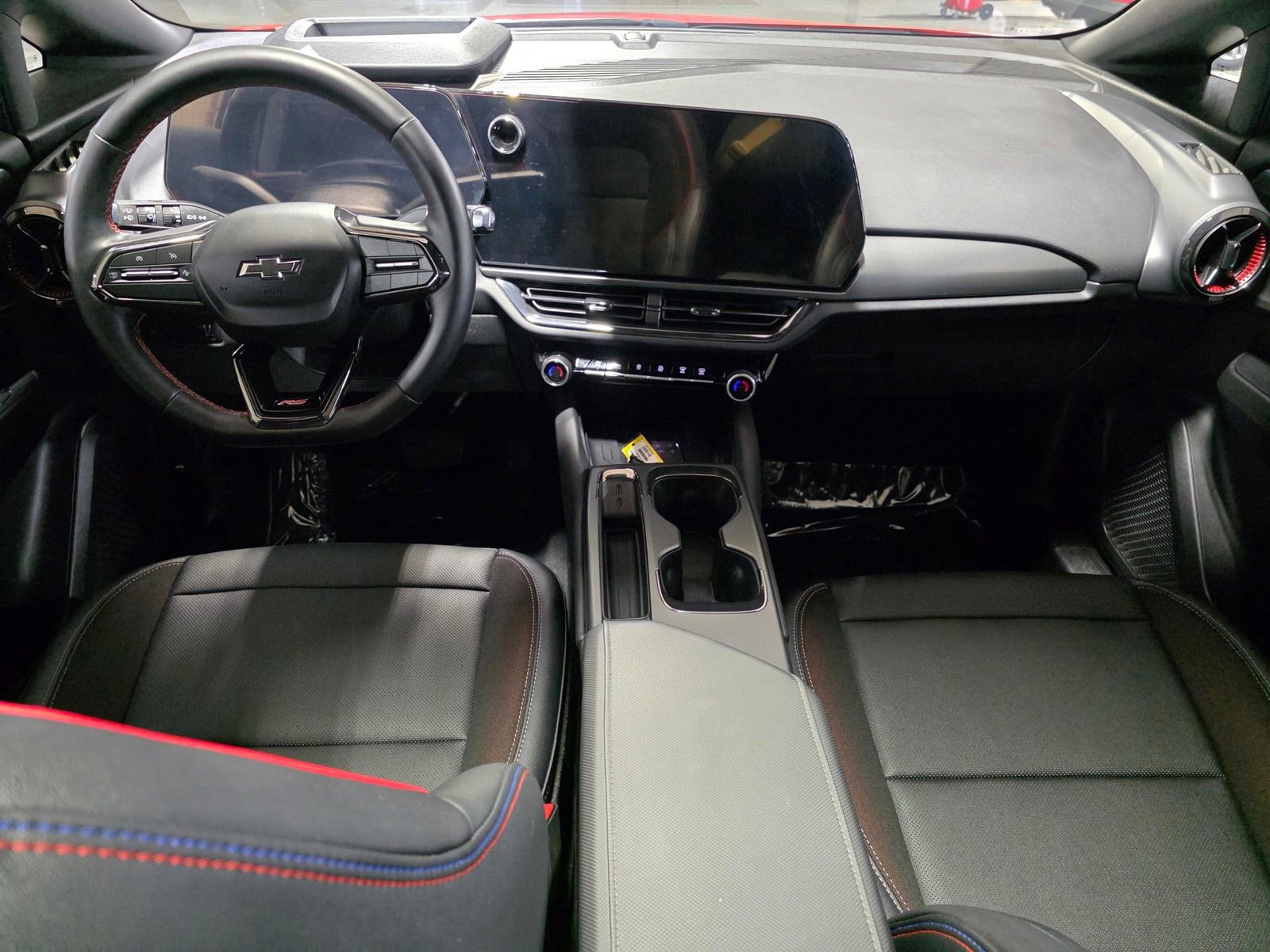 Used 2025 Chevrolet Equinox EV RS w/ Convenience Package II image 23