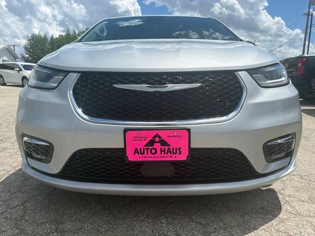 Used 2024 Chrysler Pacifica Touring-L FWD image 20