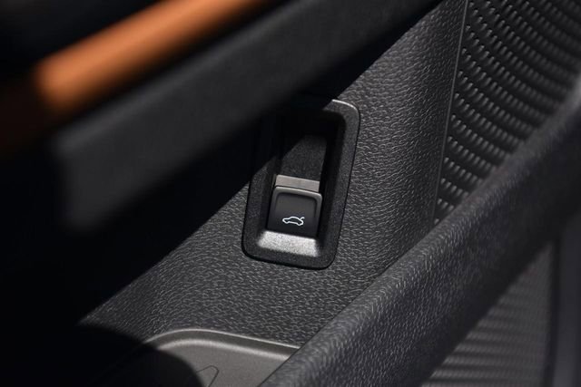 New 2025 Volkswagen ID. Buzz Pro S image 9