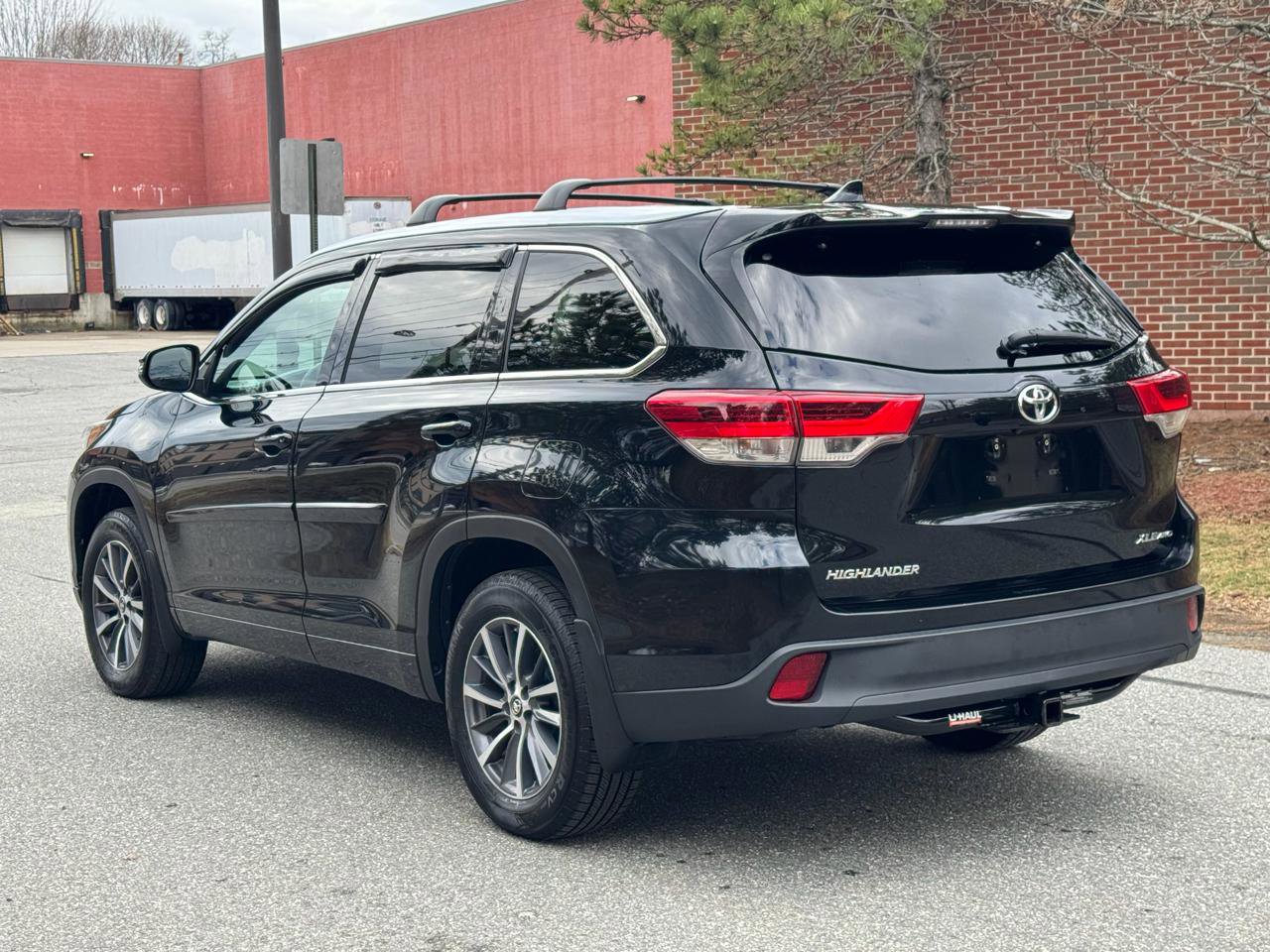 Used 2018 Toyota Highlander XLE image 4