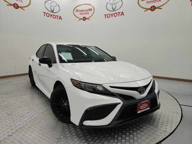 Used 2021 Toyota Camry SE FWD image 1