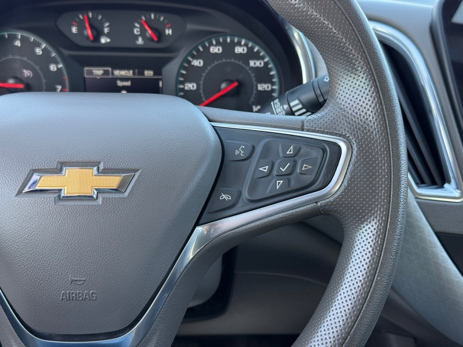 Used 2020 Chevrolet Malibu LT image 24