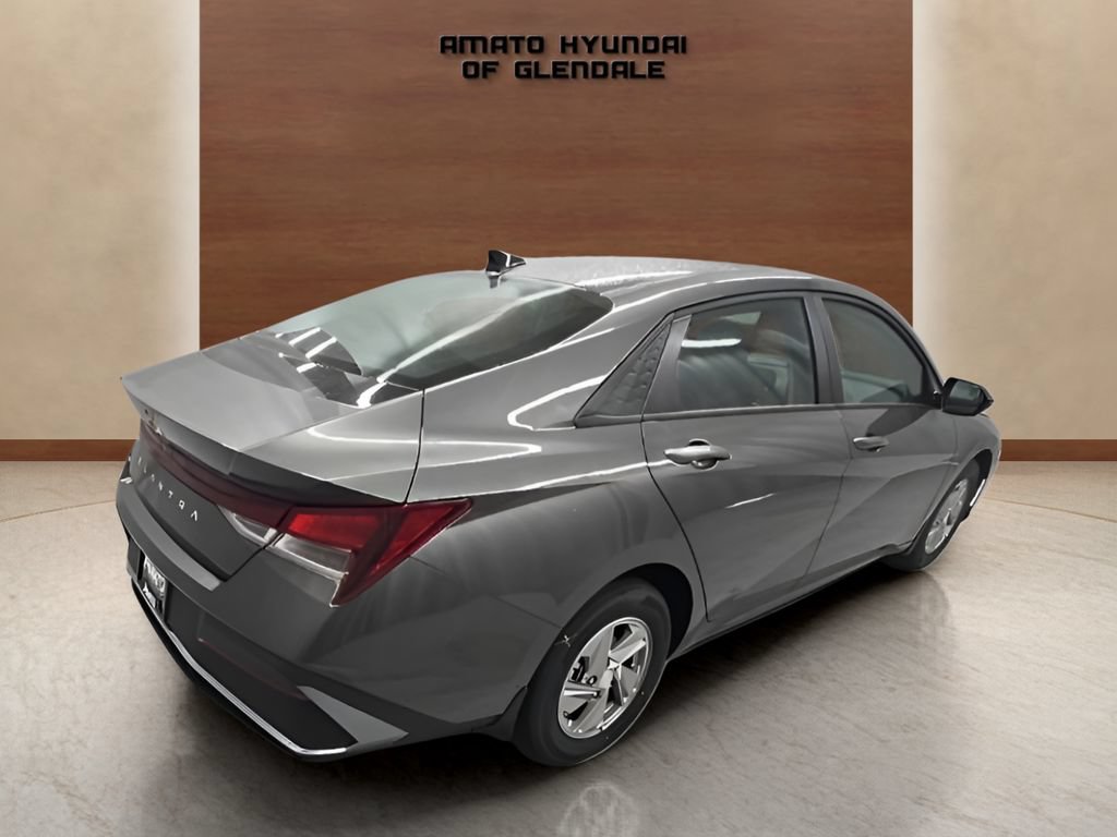 New 2026 Hyundai Elantra SE FWD image 6