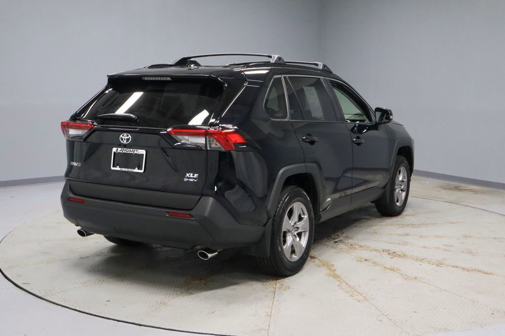 Used 2025 Toyota RAV4 XLE w/ Convenience Package image 10