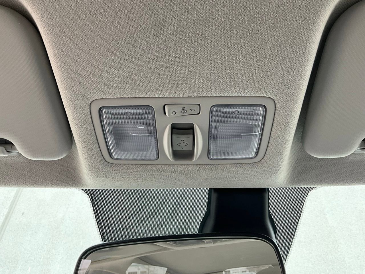 Used 2025 Hyundai Venue SEL image 15