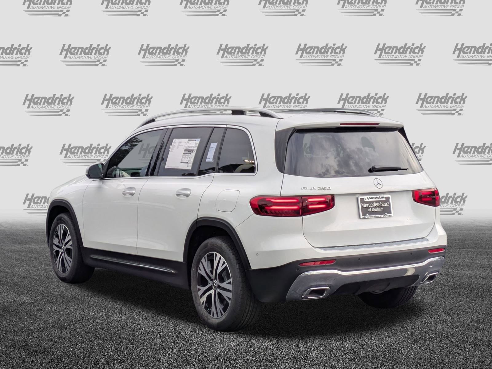 New 2025 Mercedes-Benz GLB 250 image 8