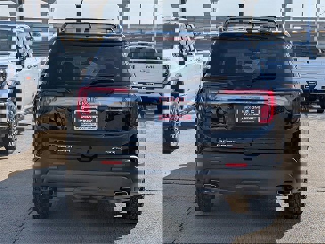 Used 2023 GMC Acadia AT4 w/ Technology Package image 5