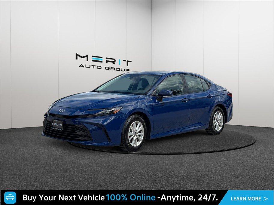 Used 2025 Toyota Camry LE w/ Convenience Package FWD image 4