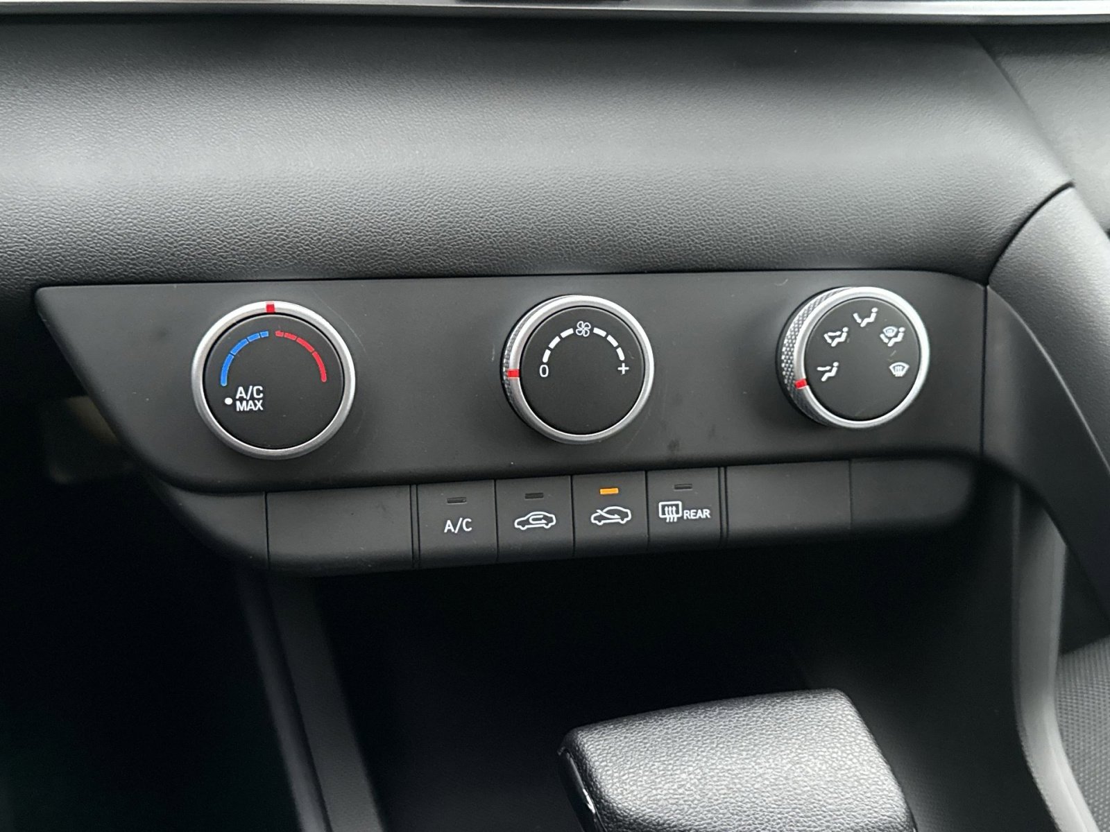 New 2026 Hyundai Elantra SE image 20