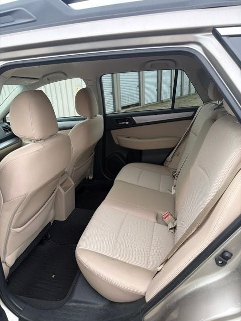 Used 2015 Subaru Outback 2.5i Premium AWD/4WD image 8