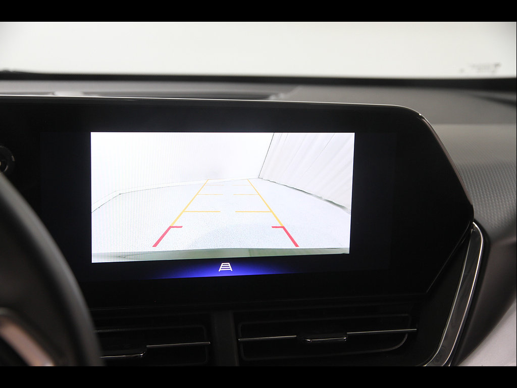 Used 2024 Chevrolet Trax LT w/ LT Convenience Package FWD image 13