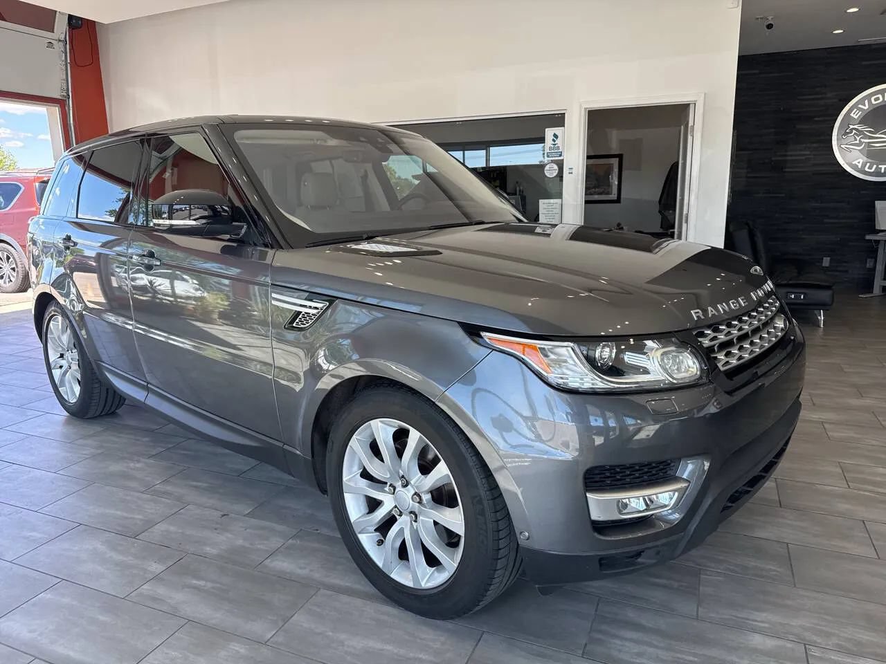 Used 2017 Land Rover Range Rover Sport HSE AWD/4WD image 3