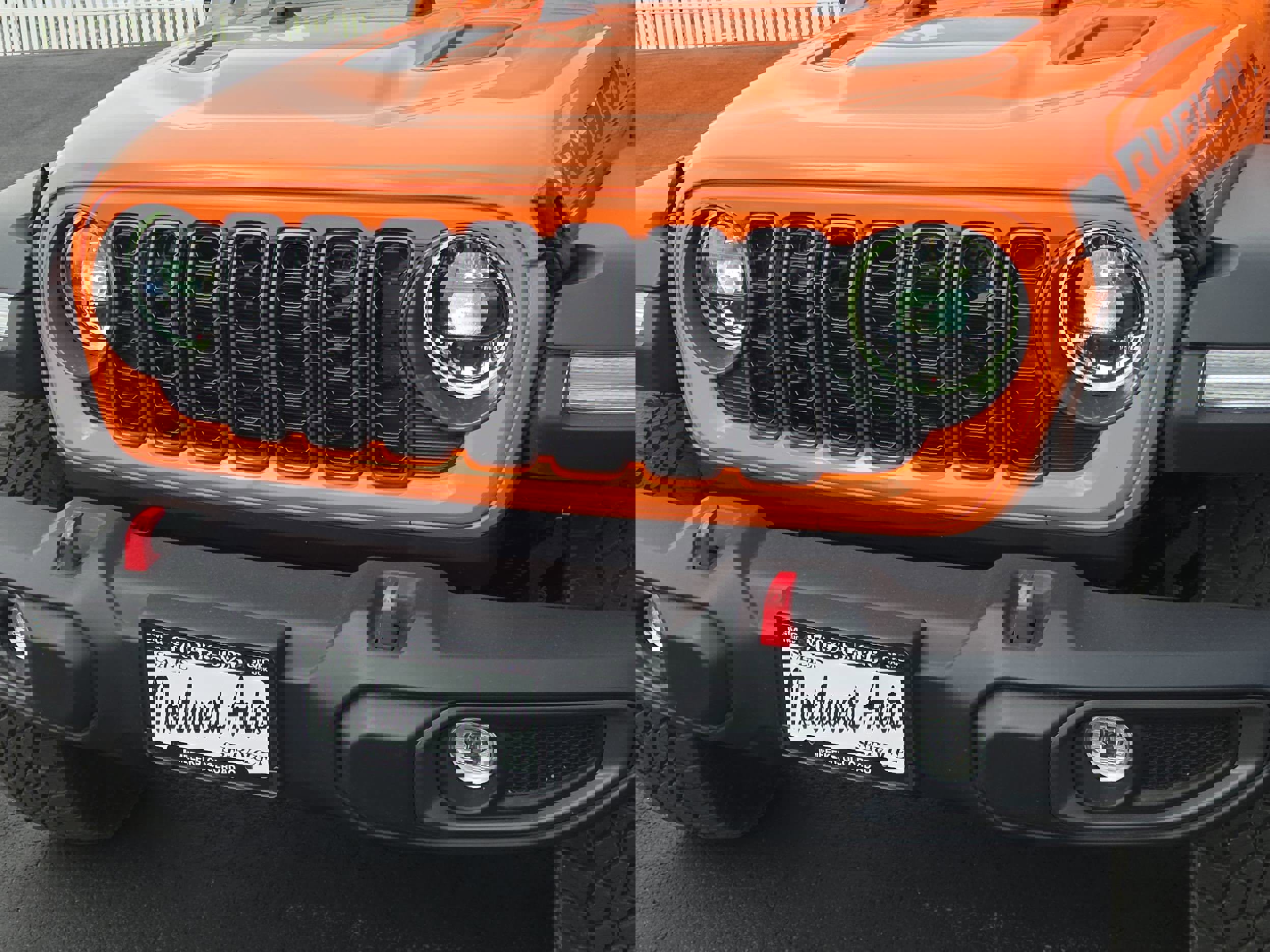 Used 2025 Jeep Gladiator Rubicon w/ Convenience Group AWD/4WD image 19