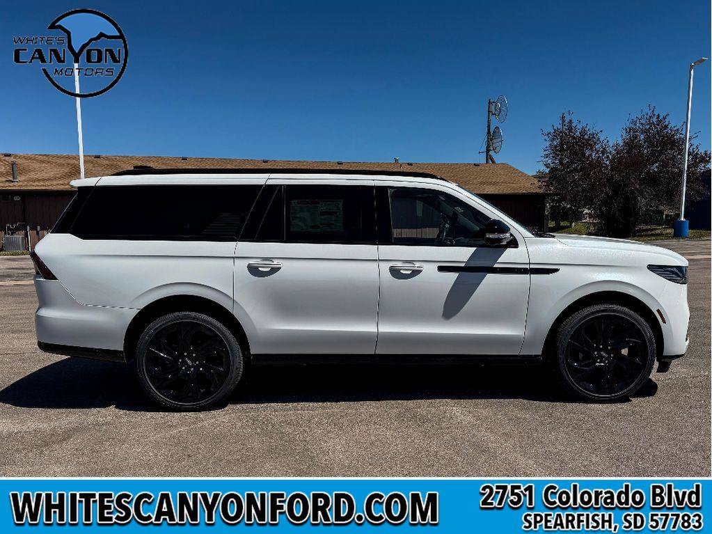 New 2027 Lincoln Navigator L Reserve w/ Jet Appearance Package AWD/4WD image 10