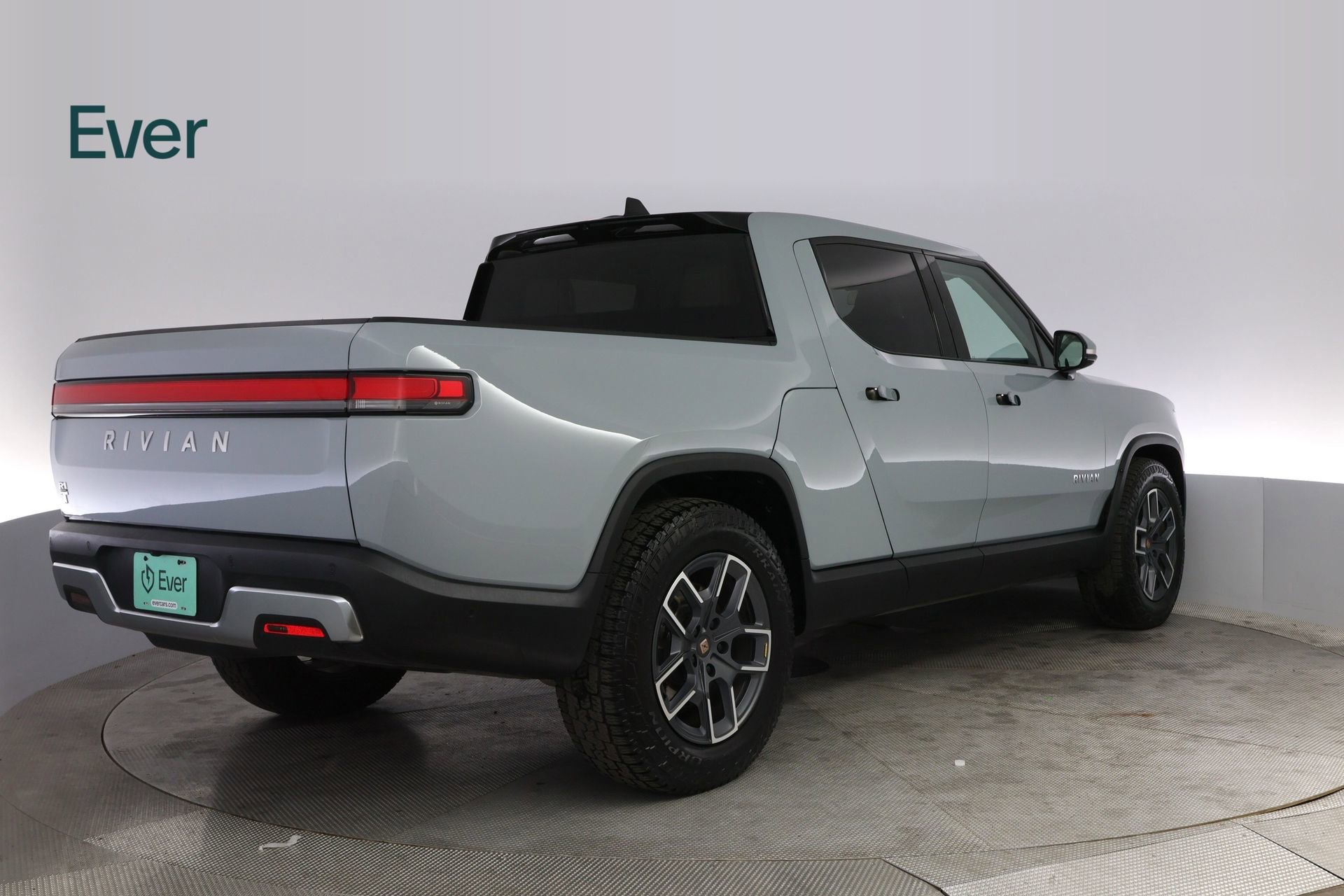 Used 2023 Rivian R1T Adventure image 3