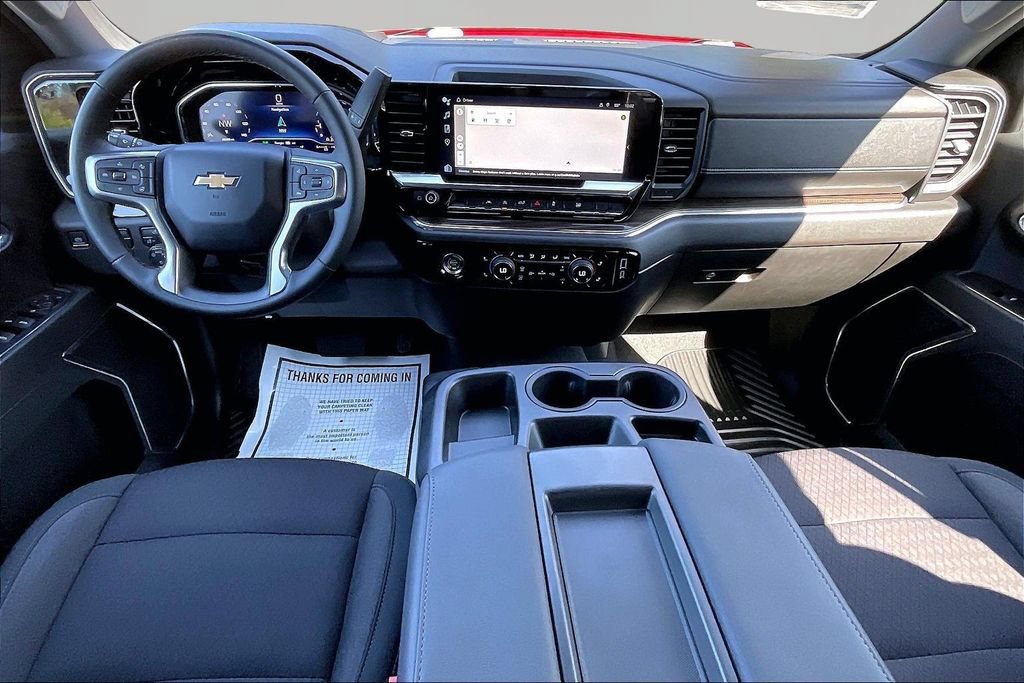 Used 2024 Chevrolet Silverado 1500 LT AWD/4WD image 9