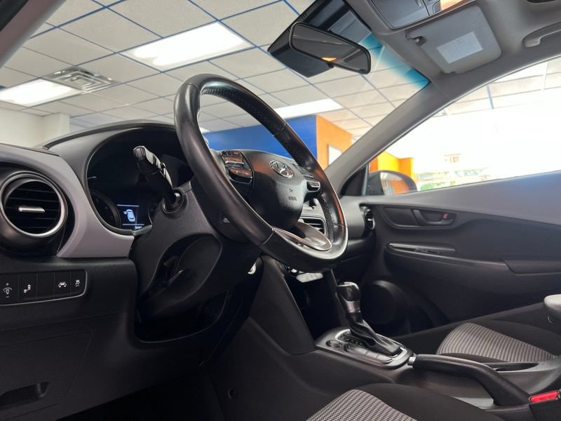 Used 2018 Hyundai Kona SEL w/ SEL Tech Package 02 FWD image 19