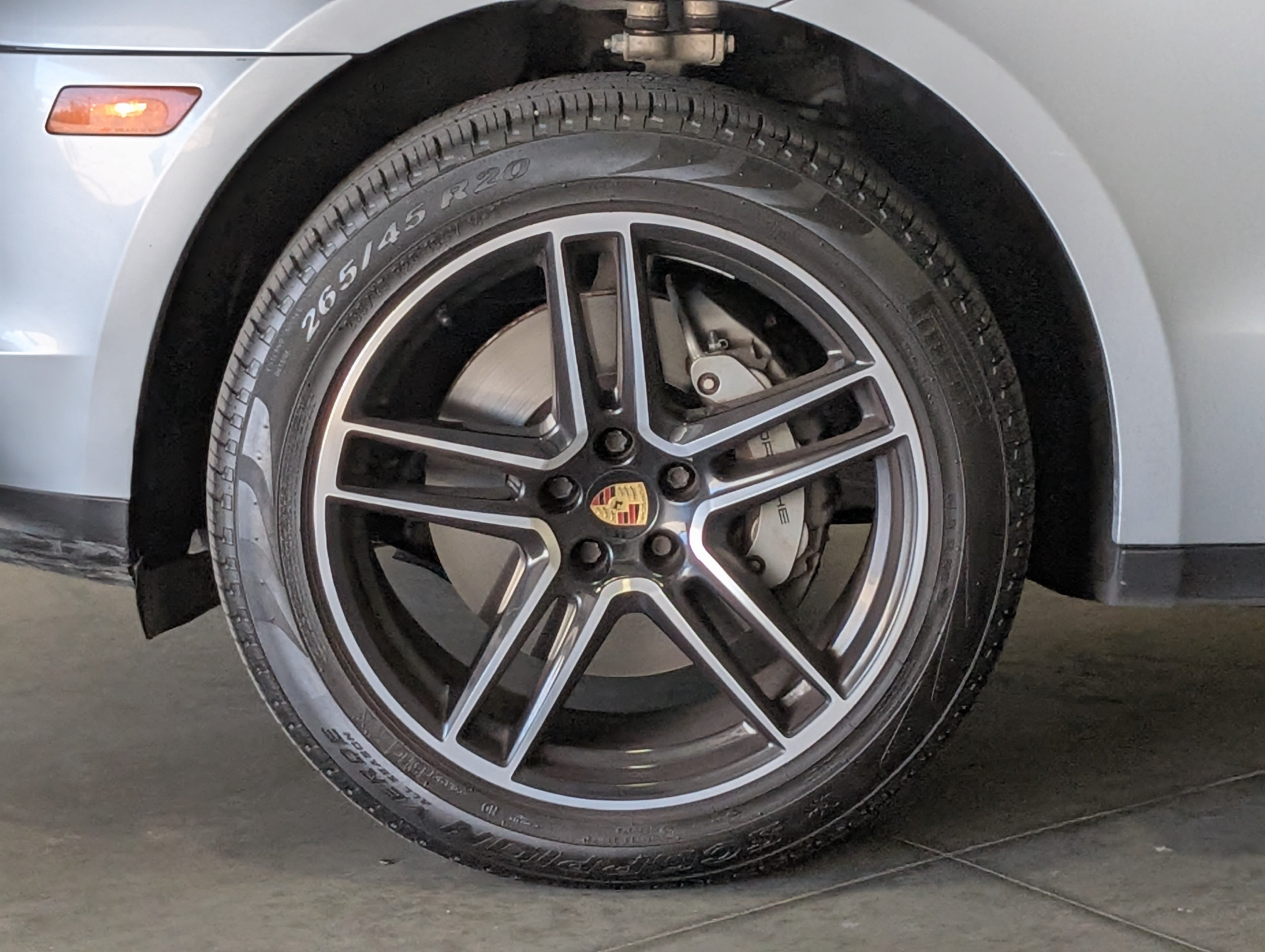 Certified 2020 Porsche Macan S AWD/4WD image 18