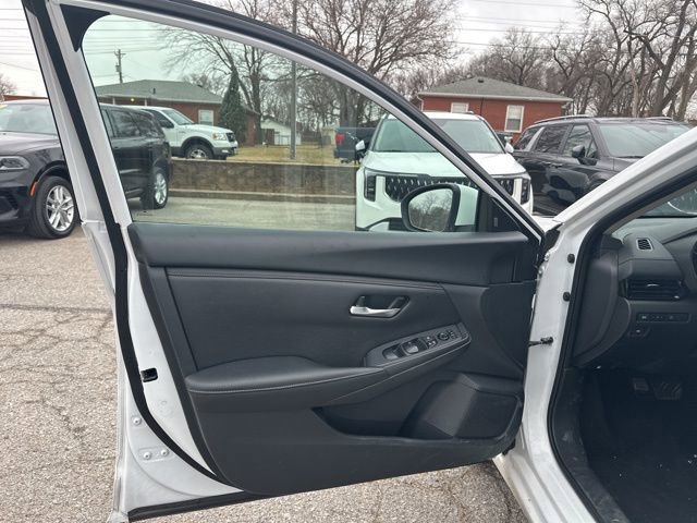 Used 2024 Nissan Sentra SV image 9