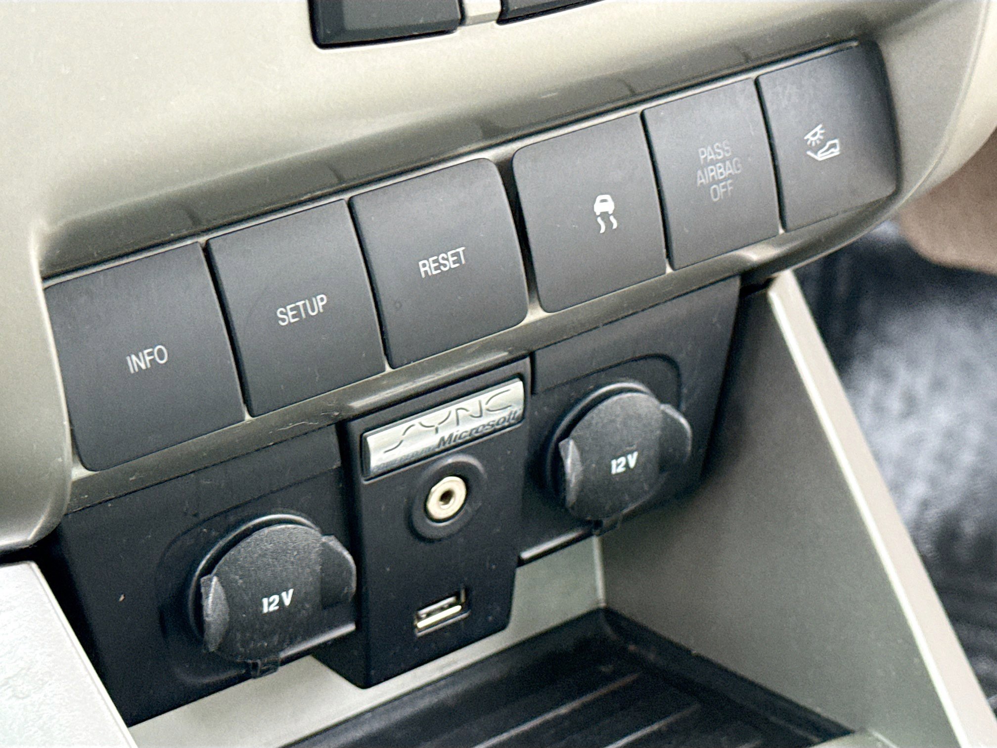 Used 2010 Ford Focus SES image 11