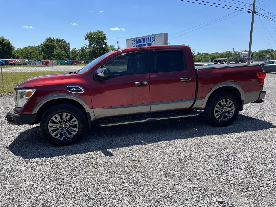 Used 2017 Nissan Titan Platinum Reserve AWD/4WD image 15