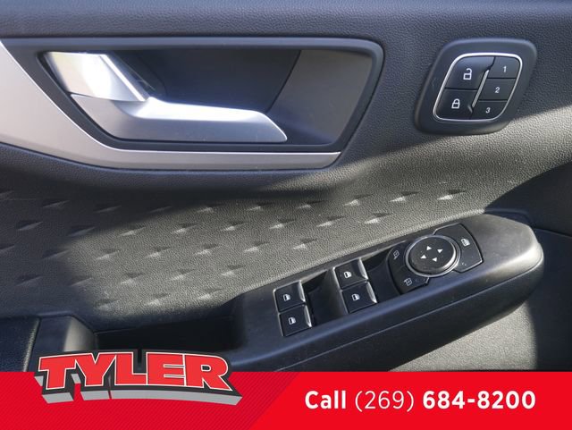 Used 2020 Ford Escape SEL AWD/4WD image 23