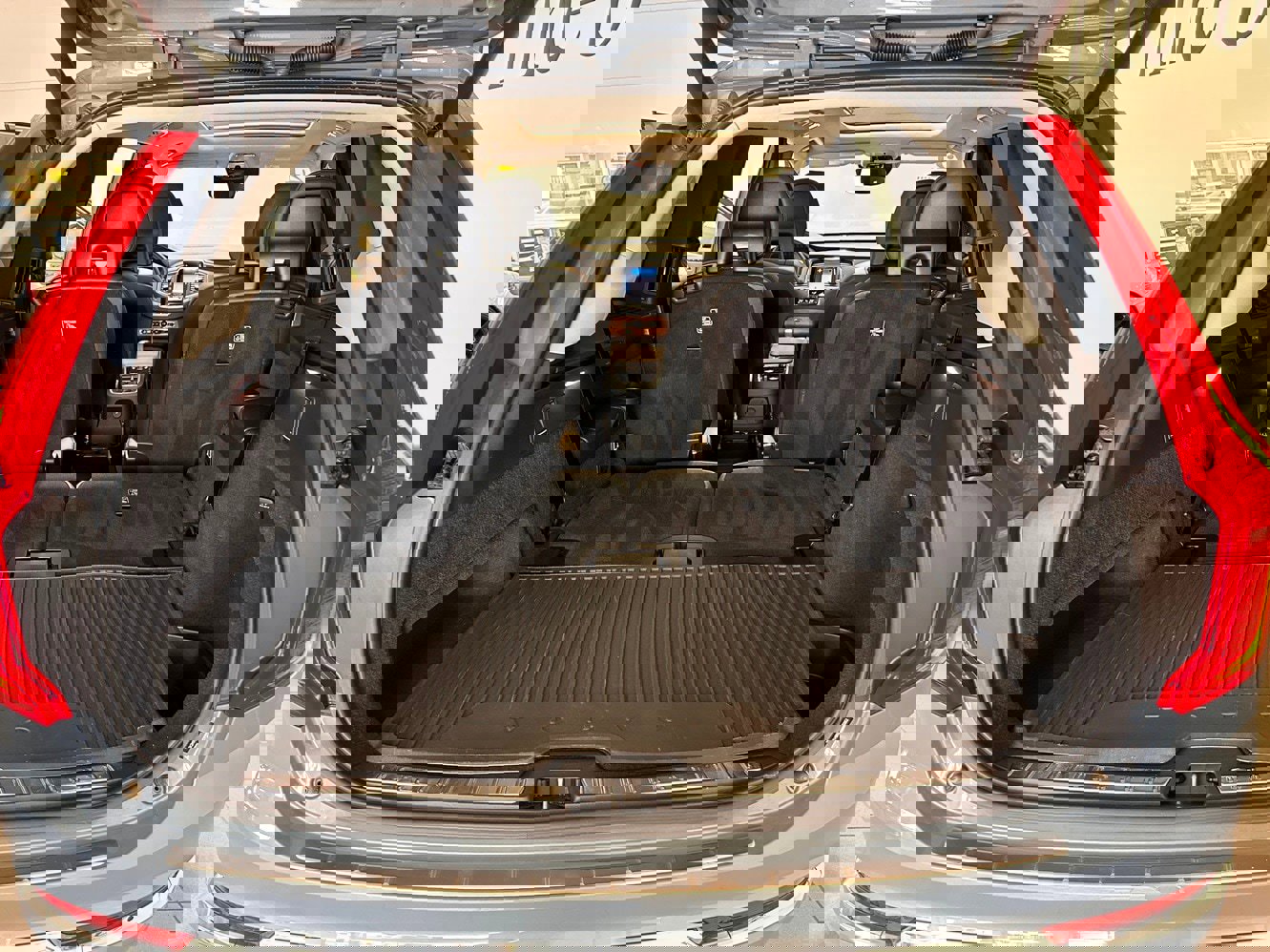 Used 2021 Volvo XC90 T8 Inscription Expression w/ Climate Package image 32