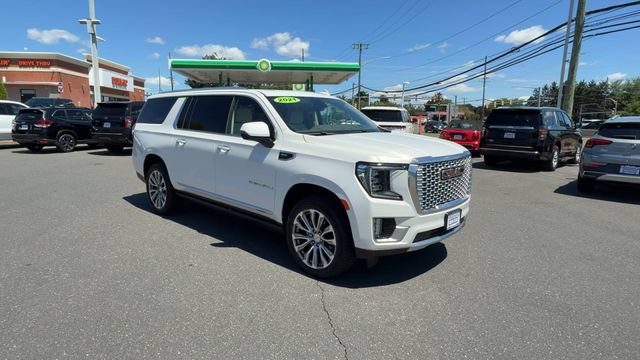 Used 2021 GMC Yukon XL Denali w/ Denali Ultimate Package AWD/4WD image 2