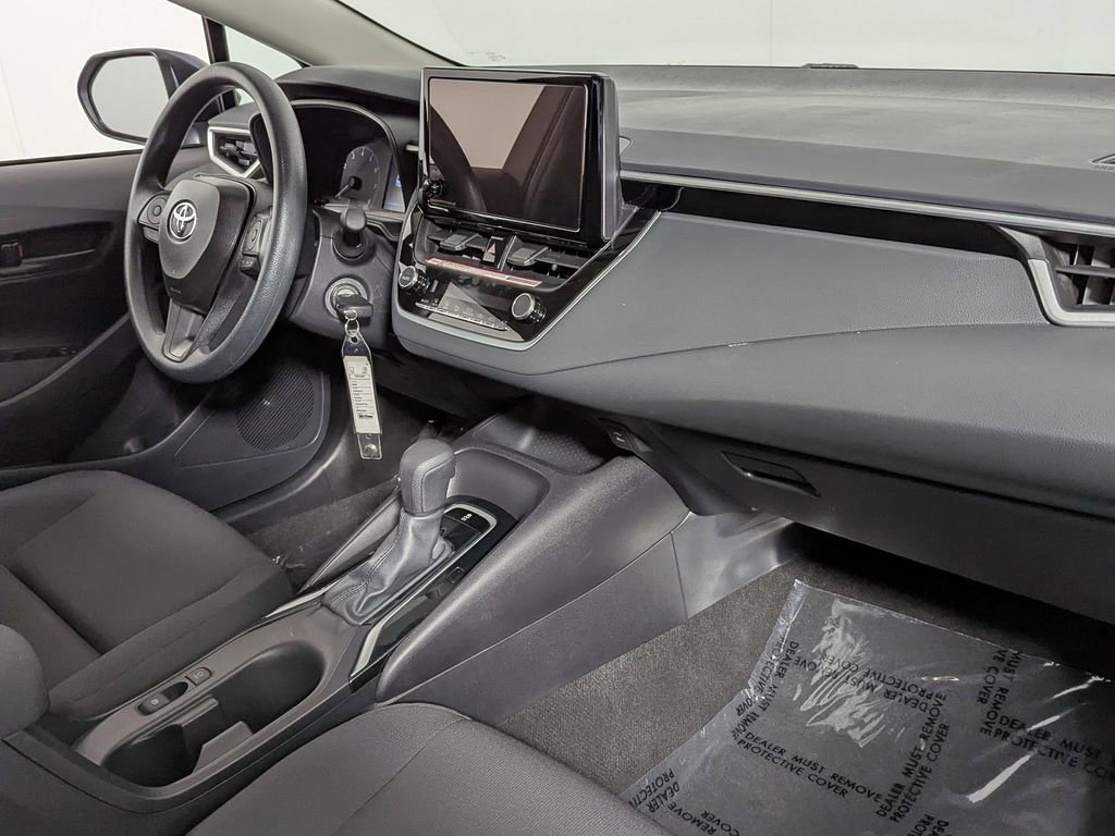 Used 2025 Toyota Corolla LE image 23