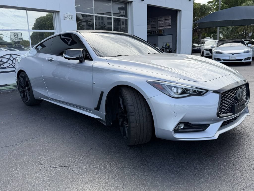 Used 2020 INFINITI Q60 Red Sport 400 AWD/4WD image 5