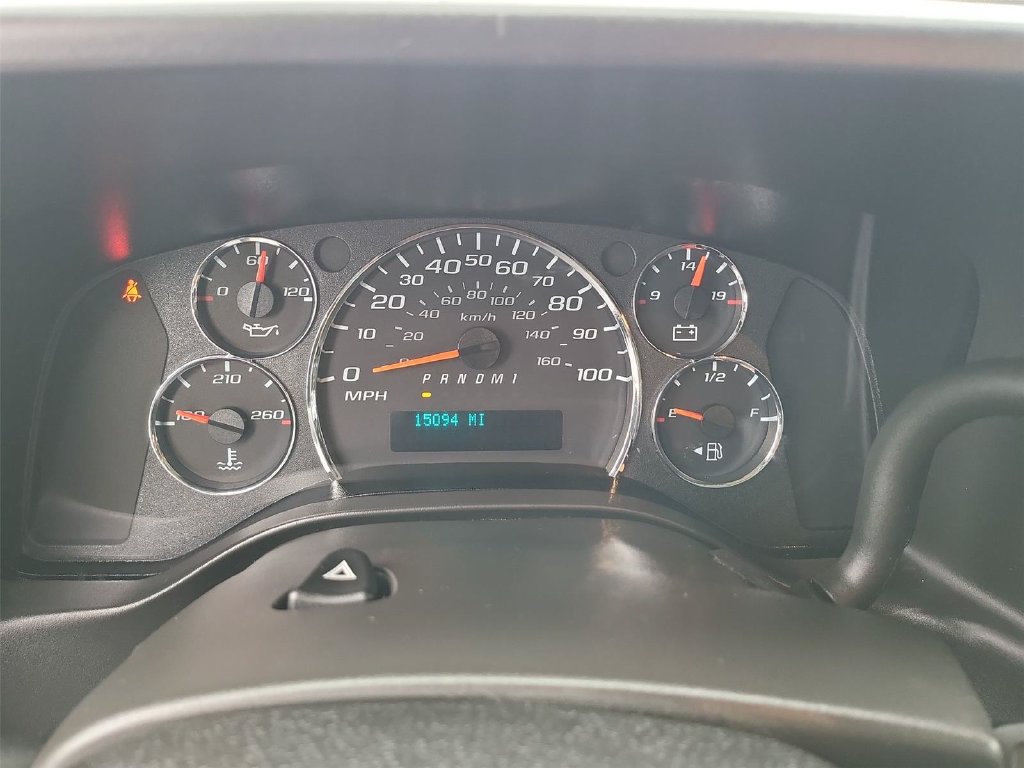 Used 2024 Chevrolet Express 2500 w/ Driver Convenience Package RWD image 3