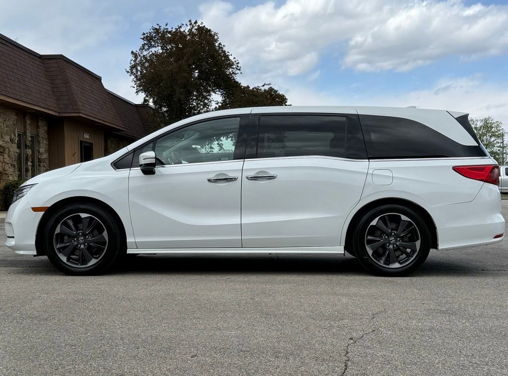 Used 2022 Honda Odyssey Elite image 2