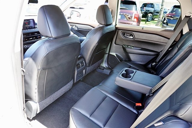 Used 2023 Nissan Rogue SV w/ SV Premium B Package FWD image 28