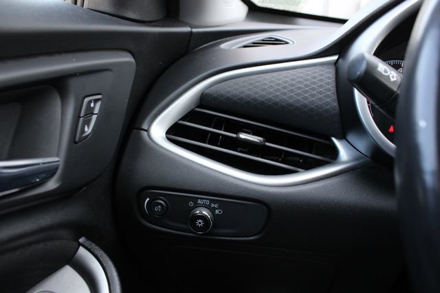Used 2022 Chevrolet Malibu LT w/ Sport Edition FWD image 8