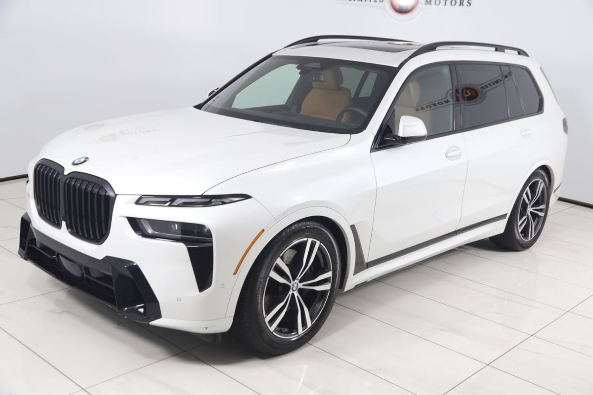 Used 2024 BMW X7 xDrive40i w/ M Sport Package AWD/4WD image 26