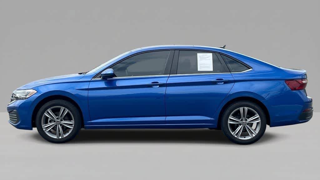 Used 2023 Volkswagen Jetta SE FWD image 3