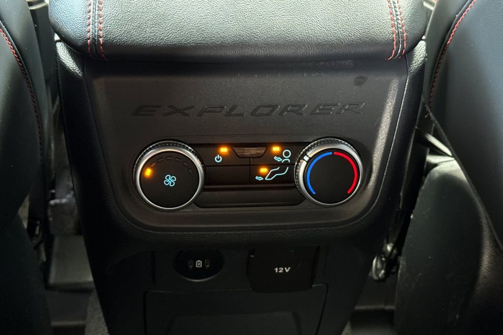 Used 2025 Ford Explorer ST-Line image 19