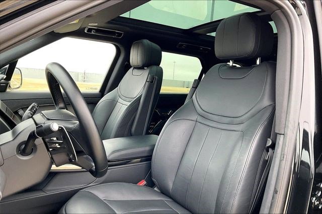 Used 2025 Land Rover Range Rover Sport SE image 30