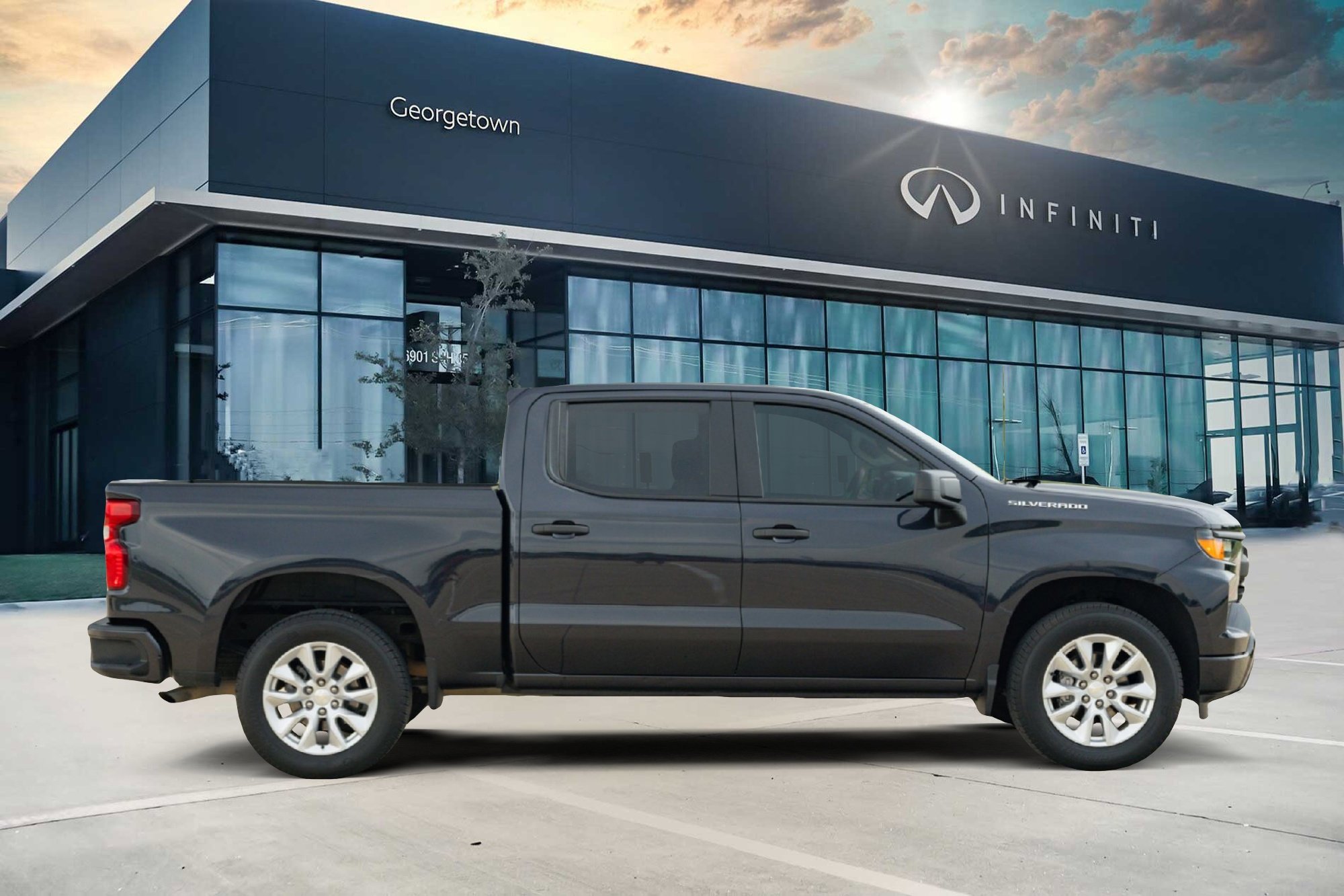 Used 2022 Chevrolet Silverado 1500 Custom image 3