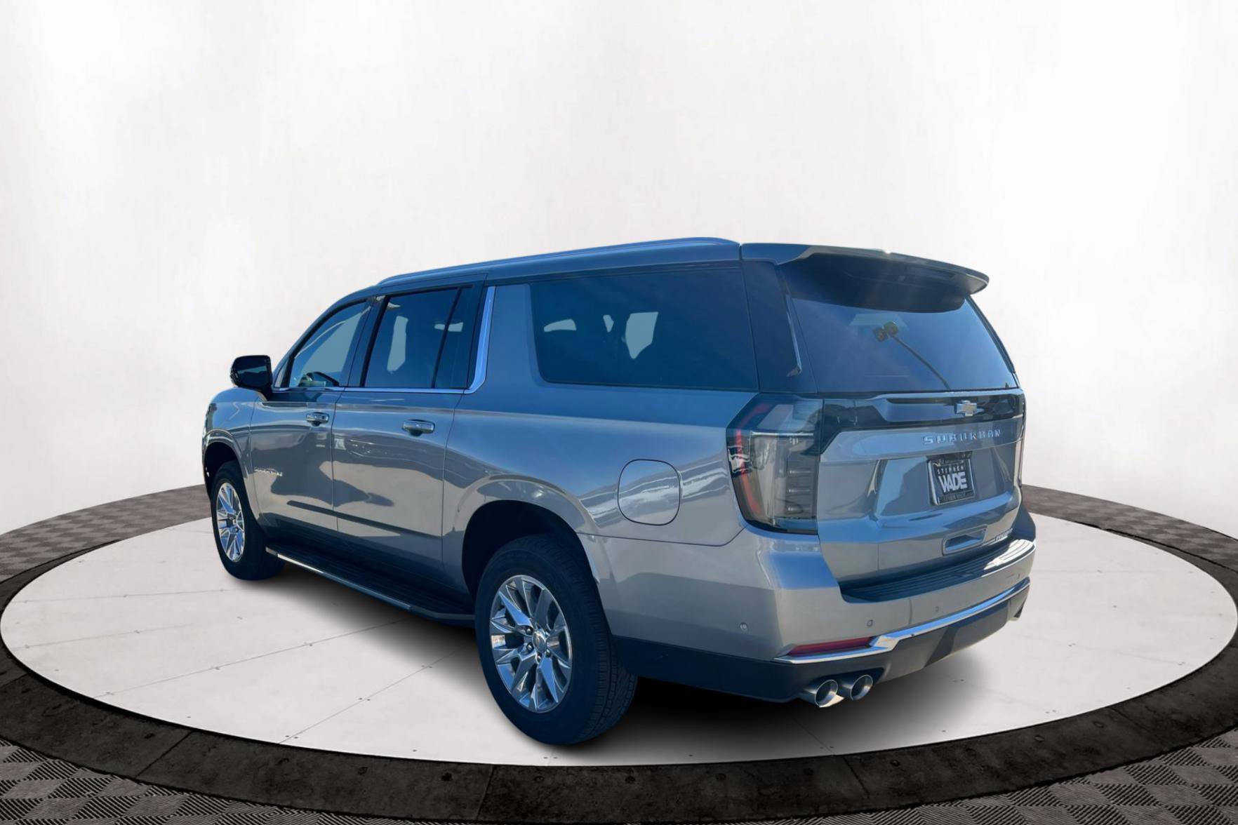 New 2026 Chevrolet Suburban Premier image 3