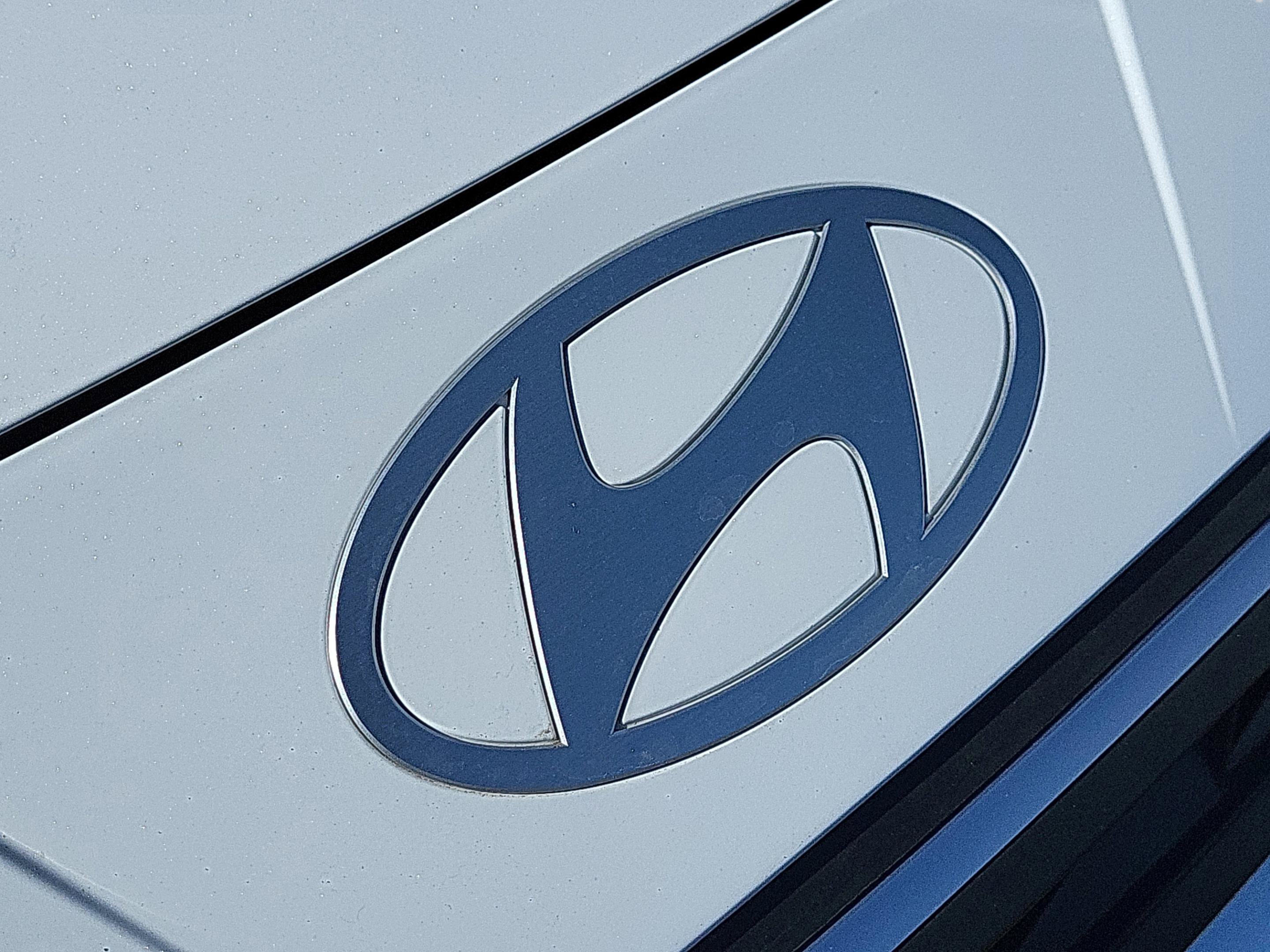 New 2026 Hyundai Elantra SEL FWD image 11