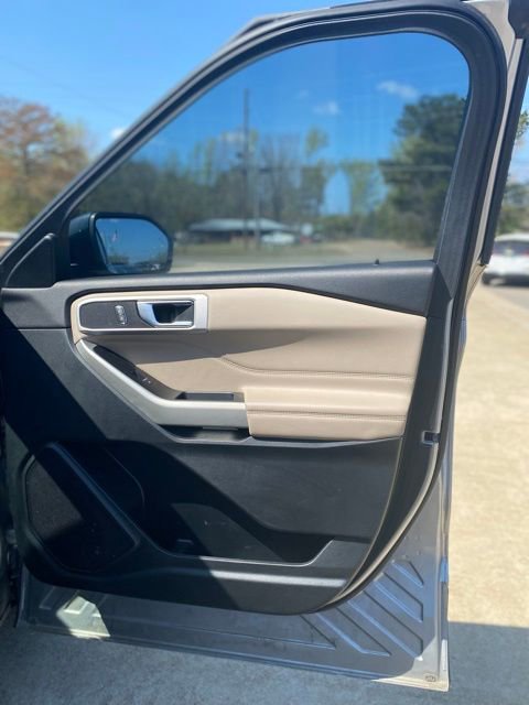 Used 2020 Ford Explorer XLT w/ Equipment Group 202A image 15