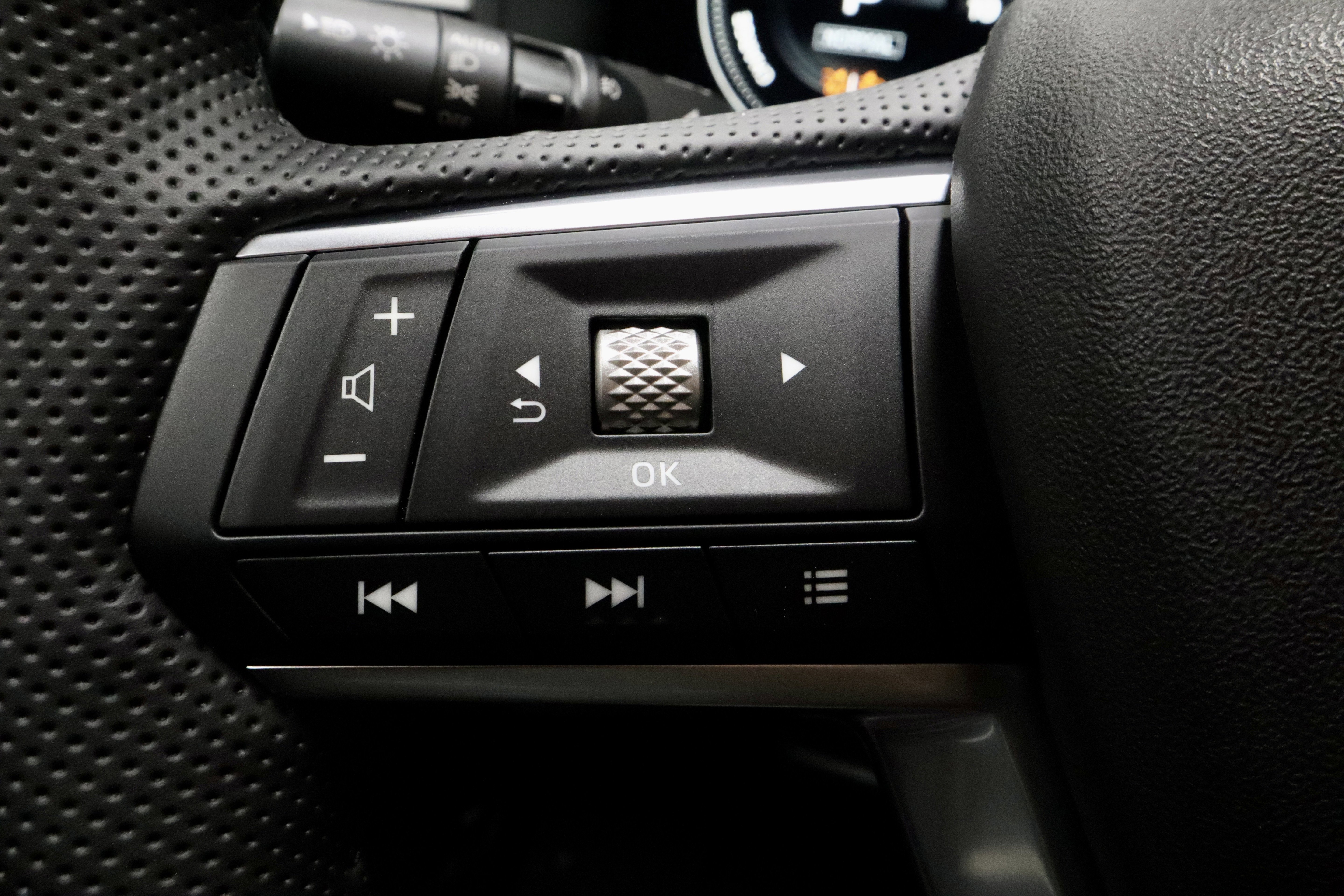 New 2025 Mitsubishi Outlander SEL Black Edition image 19