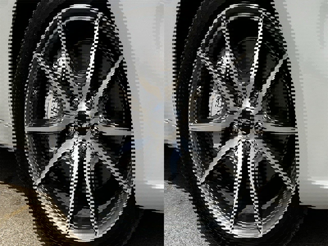 Used 2025 Genesis G70 2.5T image 28