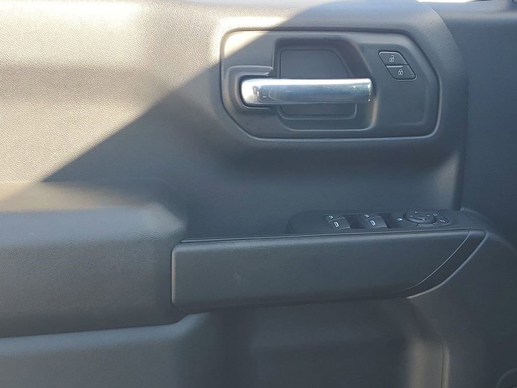 Used 2023 Chevrolet Silverado 1500 Custom image 39