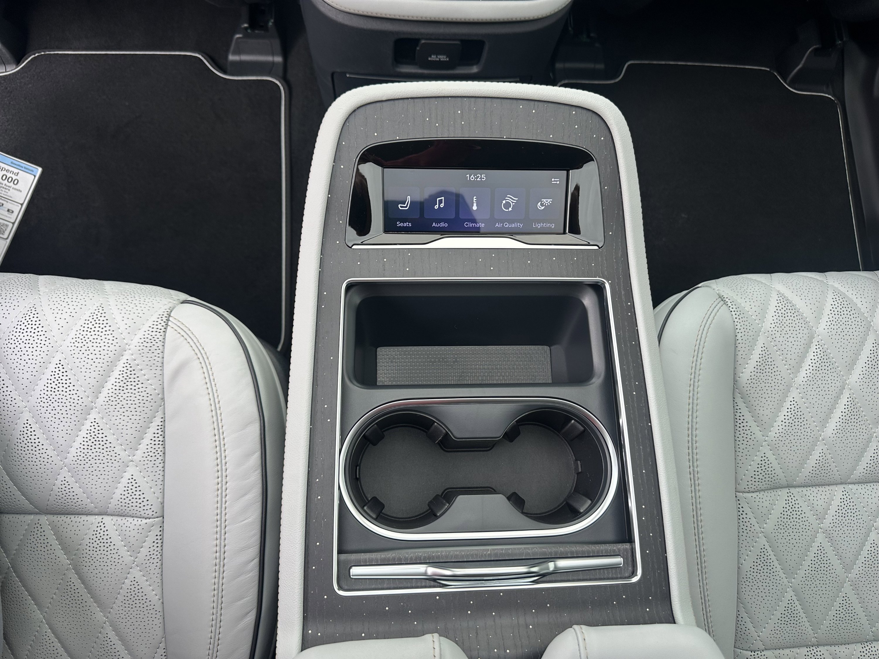 New 2026 Lincoln Navigator Black Label AWD/4WD image 13