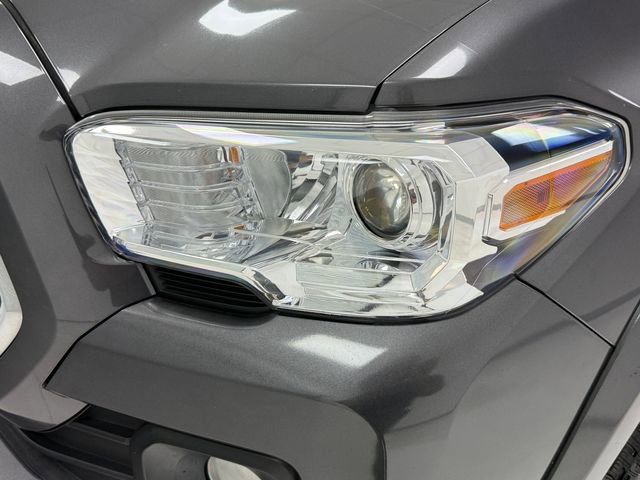 Used 2022 Toyota Tacoma SR5 w/ SR5 Appearance Package (SM) AWD/4WD image 6