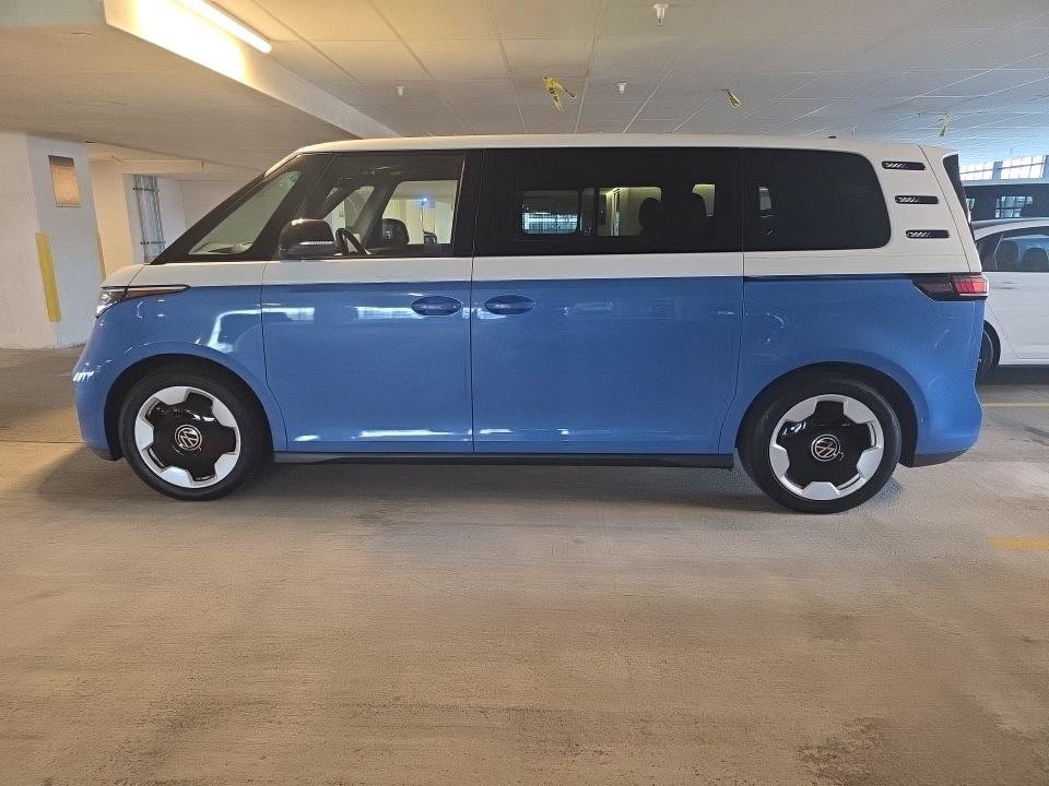 Used 2025 Volkswagen ID. Buzz Pro S Plus AWD/4WD image 3