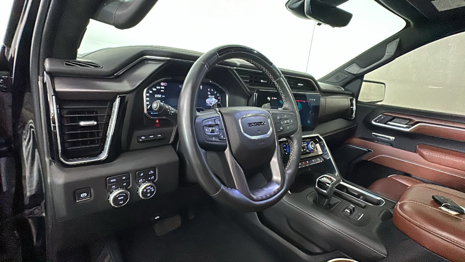 Used 2025 GMC Sierra 1500 Denali Ultimate AWD/4WD image 17